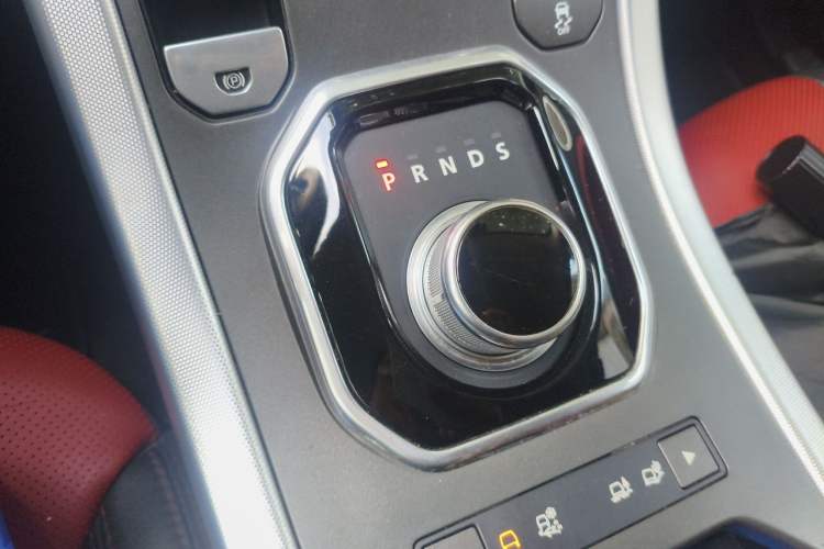 Used Land Rover Range Evoque 2014 2.0T 5-Door Ignite Edition Gear Lever