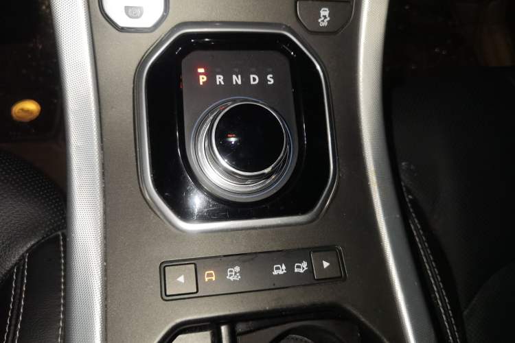 Used Land Rover Range Evoque 2014 2.0T 5-Door Ignite Edition Gear Lever