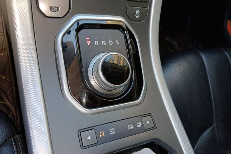 Used Land Rover Range Evoque 2014 2.0T 5-Door Ignite Edition Gear Lever