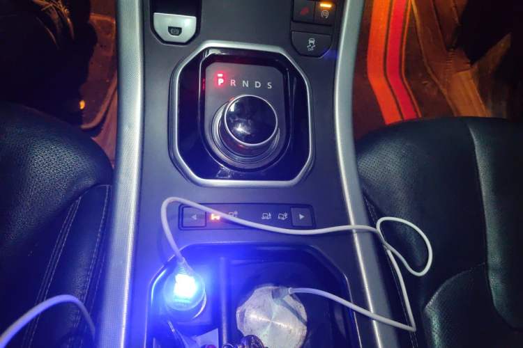 Used Land Rover Range Evoque 2014 2.0T 5-Door Ignite Edition Gear Lever