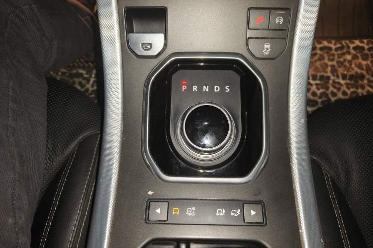 Used Land Rover Range Evoque 2014 2.0T 5-Door Ignite Edition Gear Lever