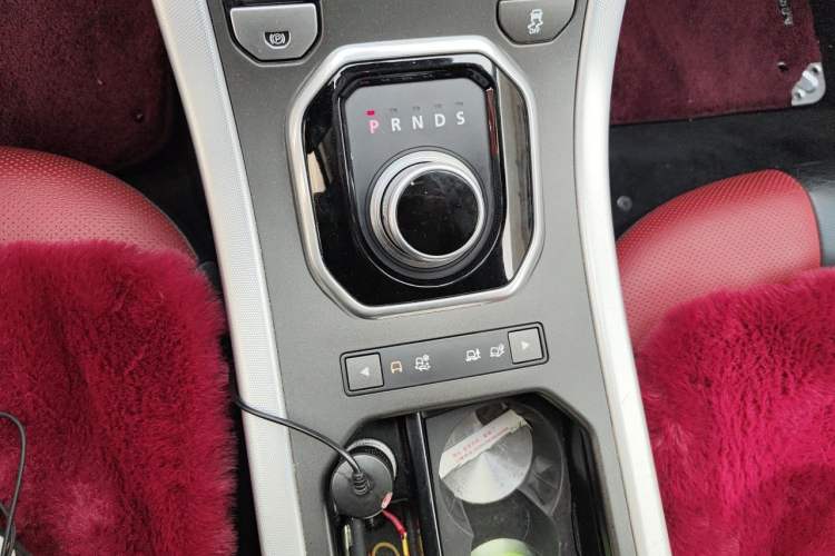 Used Land Rover Range Evoque 2014 2.0T 5-Door Luxury Edition Gear Lever
