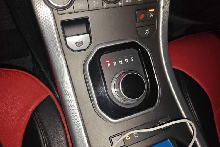 Used Land Rover Range Evoque 2014 2.0T 5-Door Ignite Edition Gear Lever