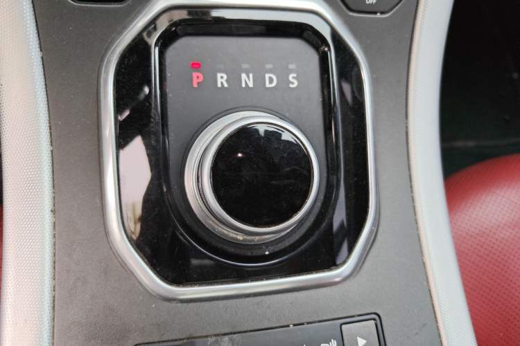Used Land Rover Range Evoque 2014 2.0T 5-Door Ignite Edition Gear Lever