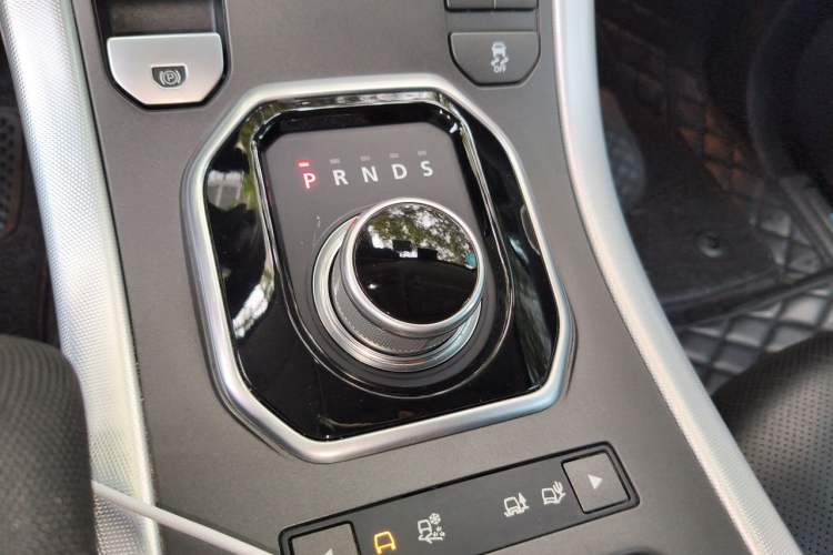 Used Land Rover Range Evoque 2014 2.0T 5-Door Ignite Edition Gear Lever