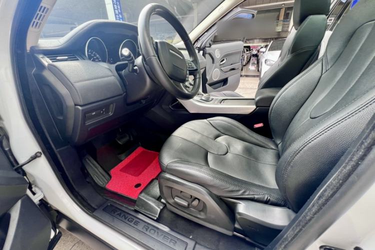 Used Land Rover Range Evoque 2014 2.0T 5-Door Luxury Edition Interior 2