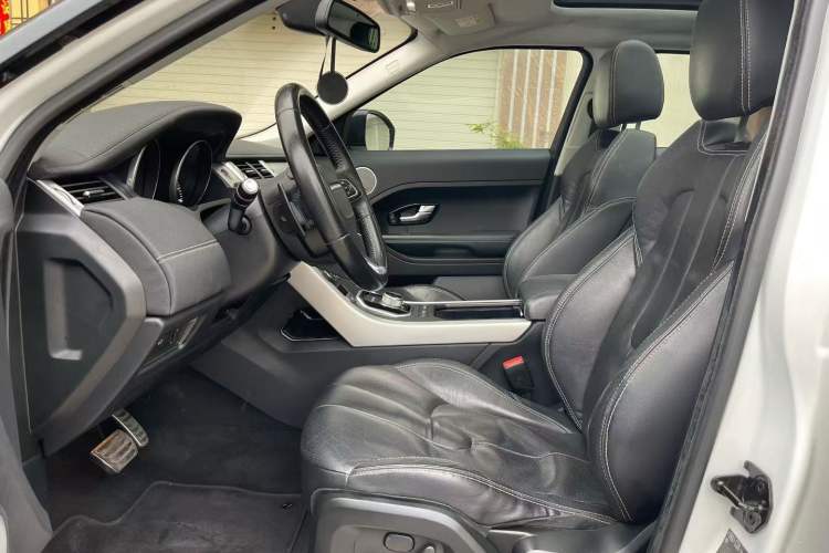 Used Land Rover Range Evoque 2014 2.0T 5-Door Ignite Edition Interior 2