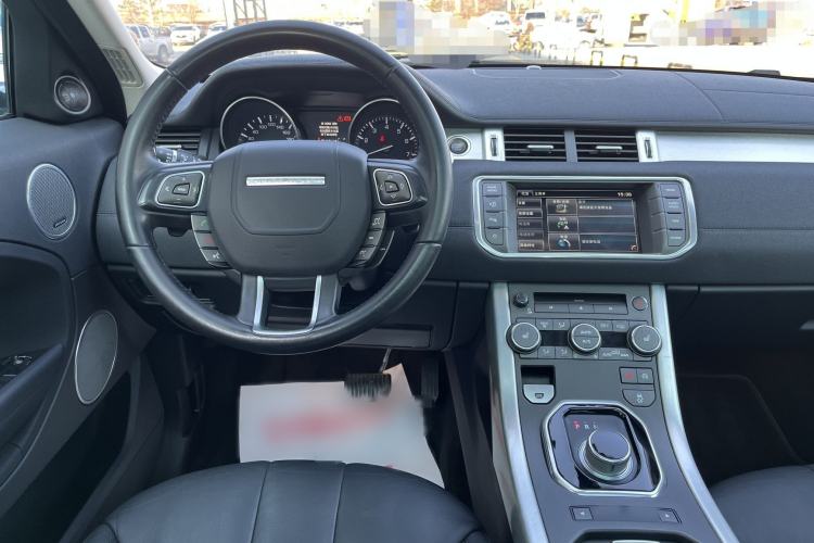Used Land Rover Range Evoque 2014 2.0T 5-Door Luxury Edition Interior 2