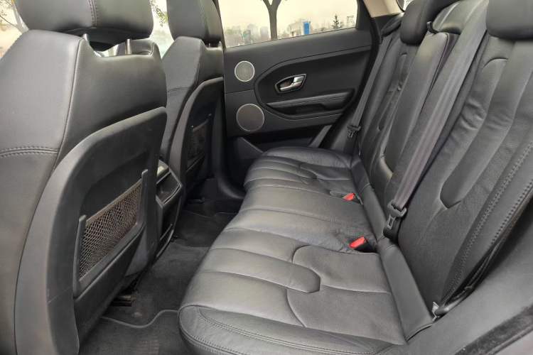 Used Land Rover Range Evoque 2014 2.0T 5-Door Luxury Edition Interior 2
