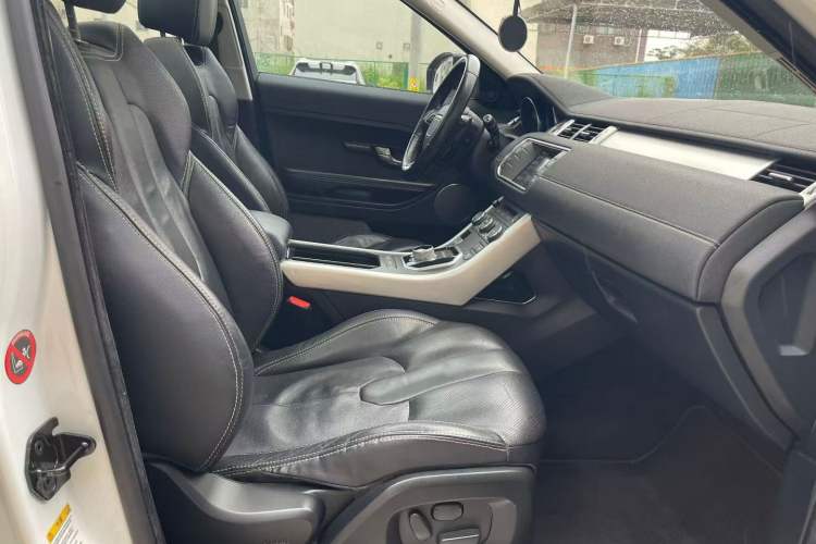 Used Land Rover Range Evoque 2014 2.0T 5-Door Ignite Edition Interior 3