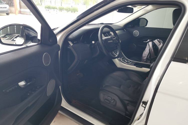 Used Land Rover Range Evoque 2014 2.0T 5-Door YAOZHEN Edition Interior 3