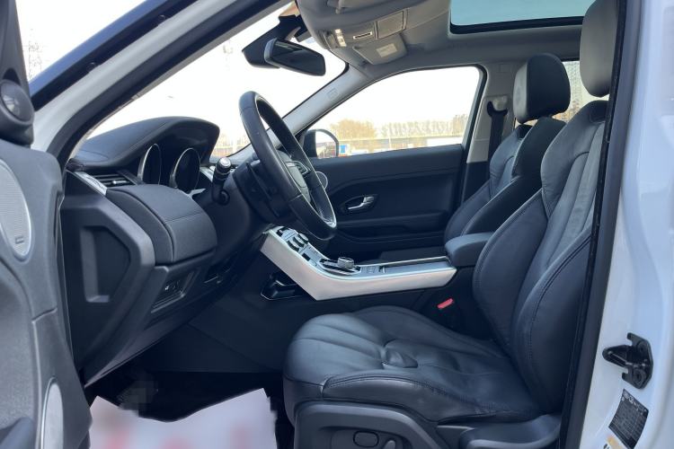 Used Land Rover Range Evoque 2014 2.0T 5-Door Luxury Edition Interior 4