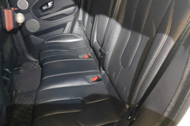 Used Land Rover Range Evoque 2014 2.0T 5-Door Ignite Edition Interior 4