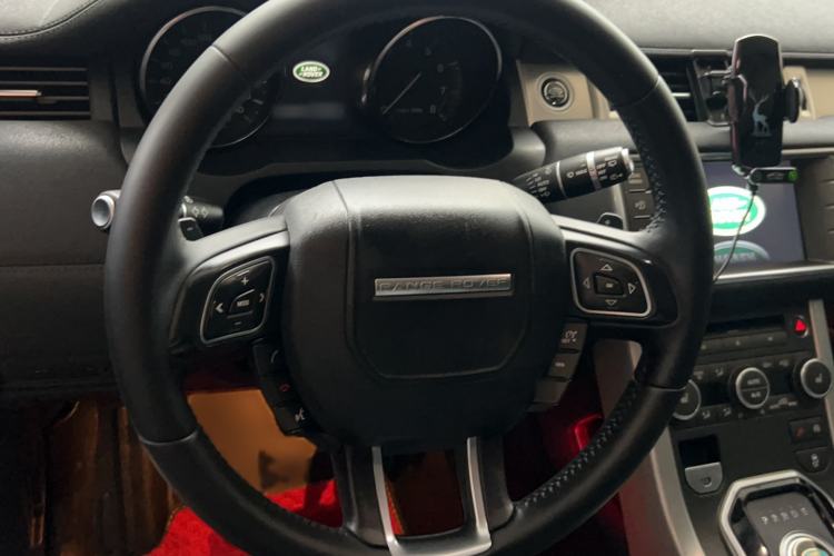 Used Land Rover Range Evoque 2014 2.0T 5-Door Luxury Edition Interior 7