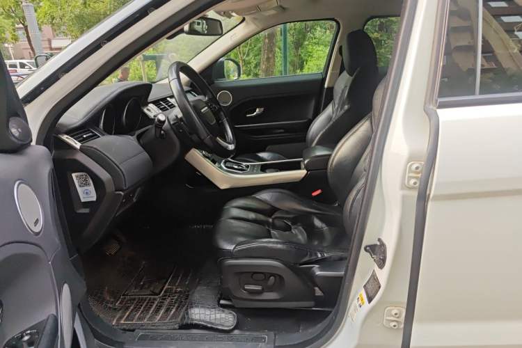 Used Land Rover Range Evoque 2014 2.0T 5-Door Luxury Edition Left Front Seat