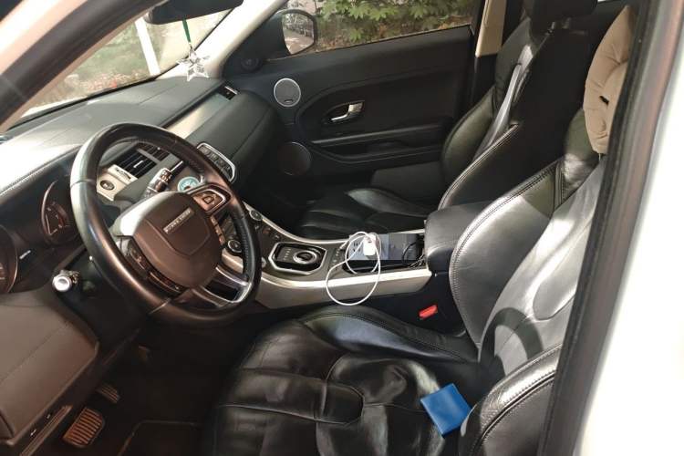 Used Land Rover Range Evoque 2014 2.0T 5-Door Luxury Edition Left Front Seat