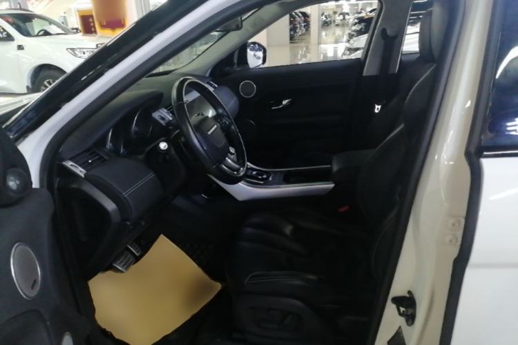 Used Land Rover Range Evoque 2014 2.0T 5-Door Ignite Edition Left Front Seat
