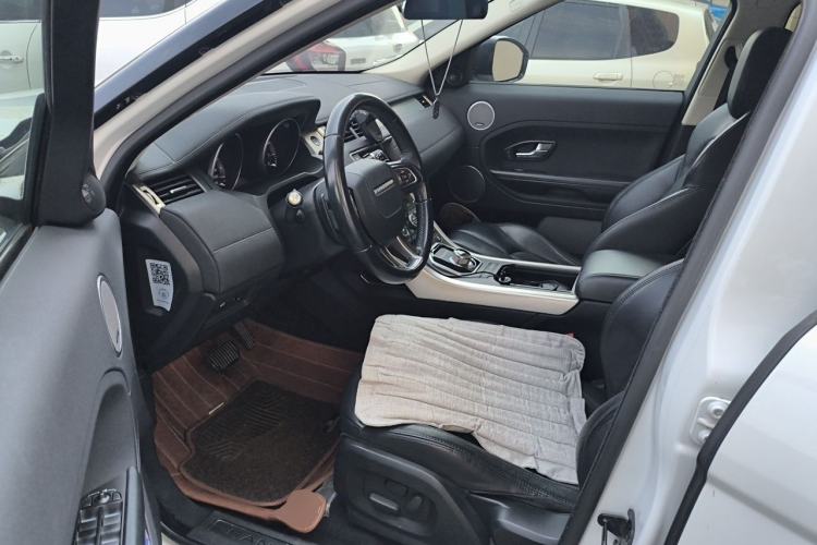 Used Land Rover Range Evoque 2014 2.0T 5-Door Luxury Edition Left Front Seat
