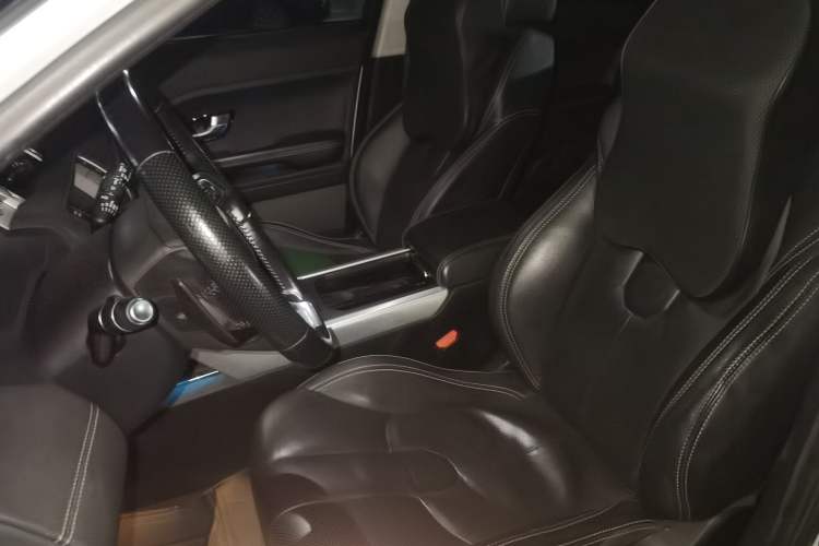 Used Land Rover Range Evoque 2014 2.0T 5-Door Ignite Edition Left Front Seat
