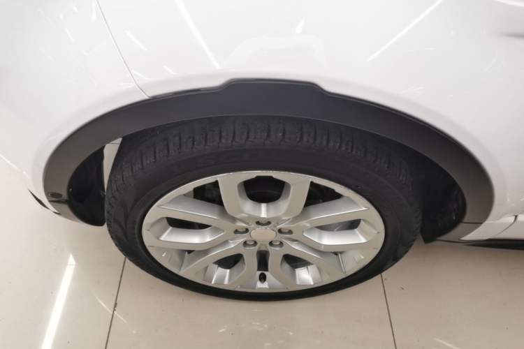 Used Land Rover Range Evoque 2014 2.0T 5-Door Ignite Edition Left Front Wheel Hub
