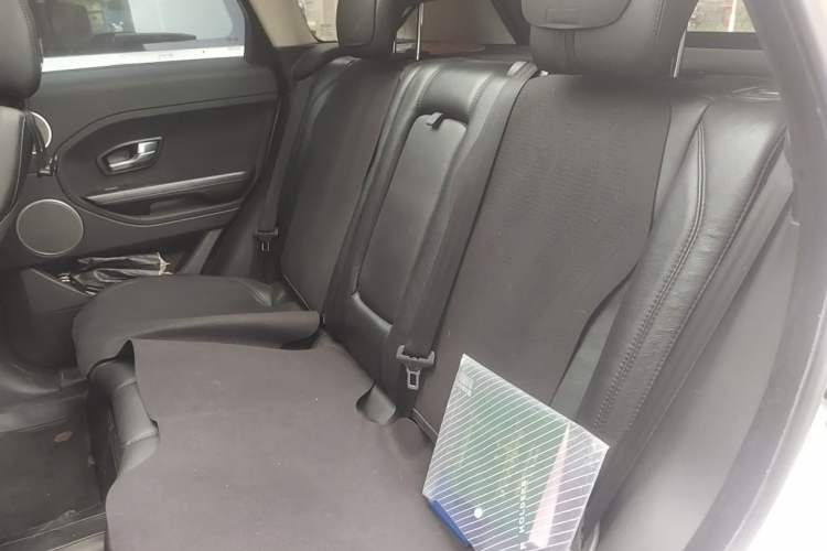 Used Land Rover Range Evoque 2014 2.0T 5-Door Luxury Edition Left Rear Seat