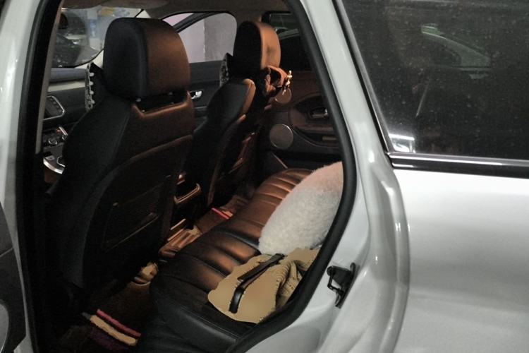 Used Land Rover Range Evoque 2014 2.0T 5-Door Luxury Edition Left Rear Seat