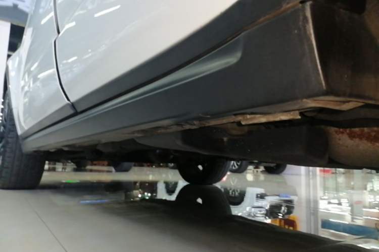 Used Land Rover Range Evoque 2014 2.0T 5-Door Ignite Edition Left Side Sill