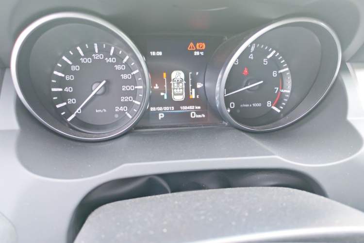 Used Land Rover Range Evoque 2014 2.0T 5-Door YAOZHEN Edition Odometer Close Up