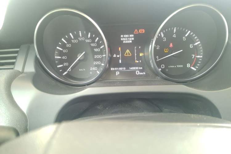 Used Land Rover Range Evoque  Odometer Close Up