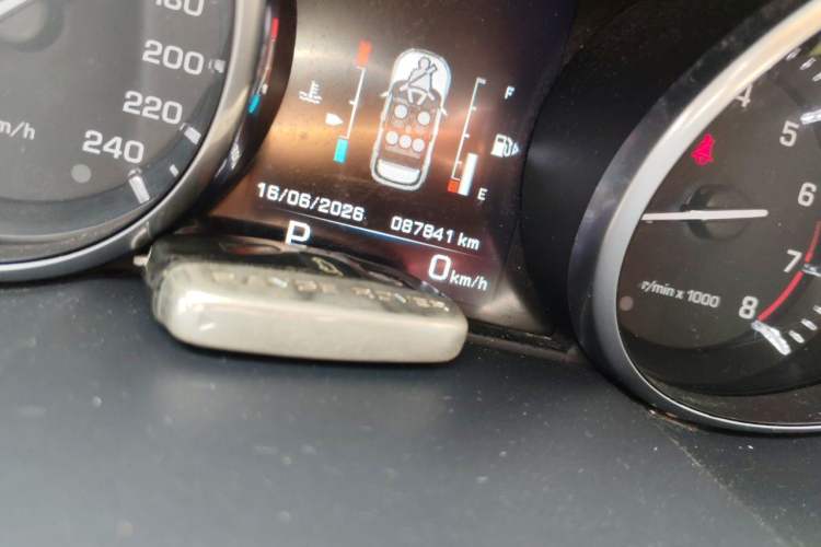 Used Land Rover Range Evoque 2014 2.0T 5-Door Ignite Edition Odometer Close Up