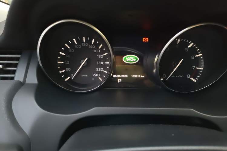 Used Land Rover Range Evoque 2014 2.0T 5-Door Ignite Edition Odometer Close Up