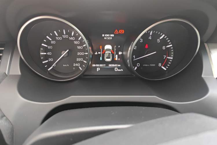 Used Land Rover Range Evoque 2014 2.0T 5-Door Luxury Edition Odometer Close Up