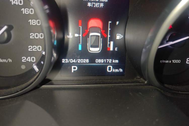 Used Land Rover Range Evoque 2014 2.0T 5-Door Ignite Edition Odometer Close Up