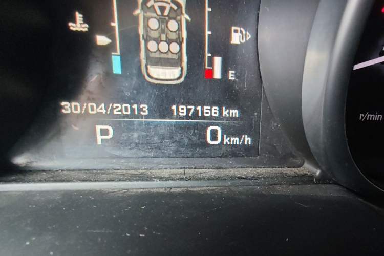 Used Land Rover Range Evoque 2014 2.0T 5-Door Luxury Edition Odometer Close Up