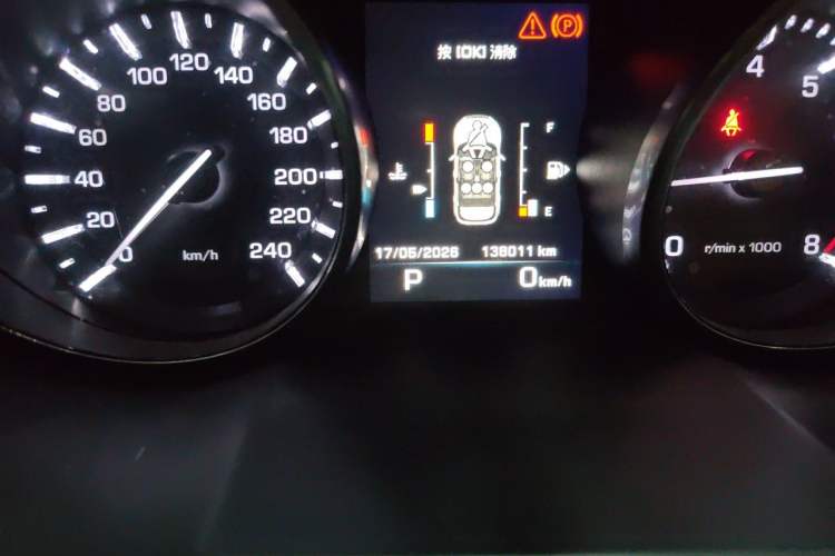 Used Land Rover Range Evoque 2014 2.0T 5-Door Ignite Edition Odometer Close Up