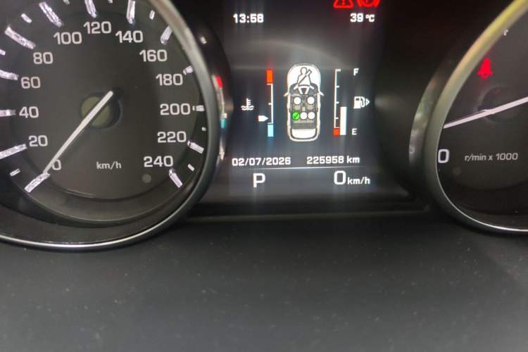 Used Land Rover Range Evoque 2014 2.0T 5-Door Ignite Edition Odometer Close Up