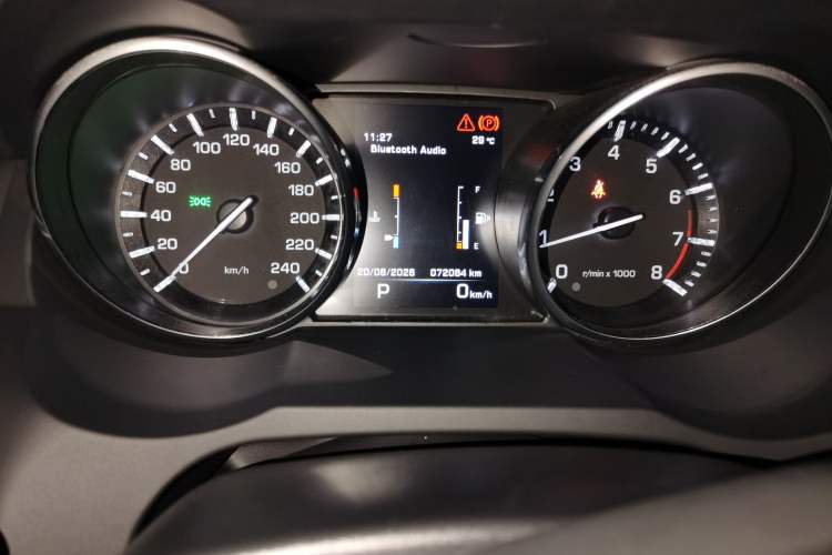 Used Land Rover Range Evoque 2014 2.0T 5-Door YAOZHEN Edition Odometer Close Up