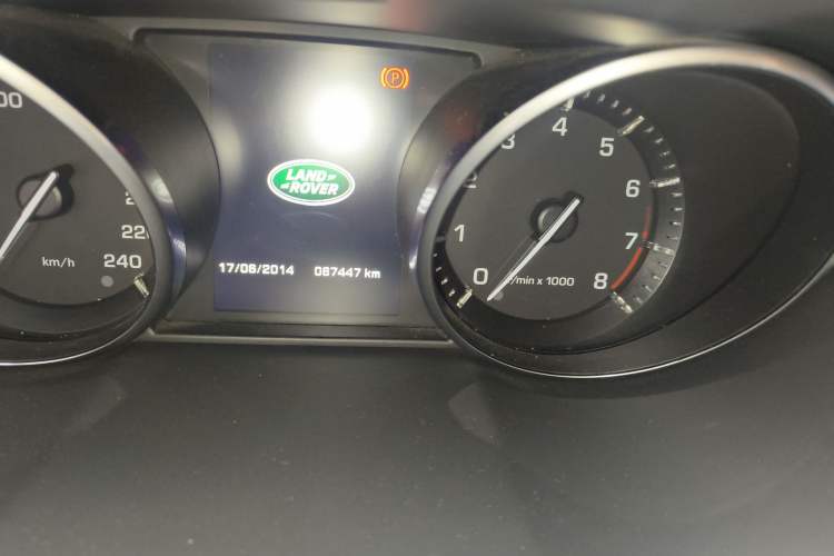Used Land Rover Range Evoque 2014 2.0T 5-Door Ignite Edition Odometer Close Up