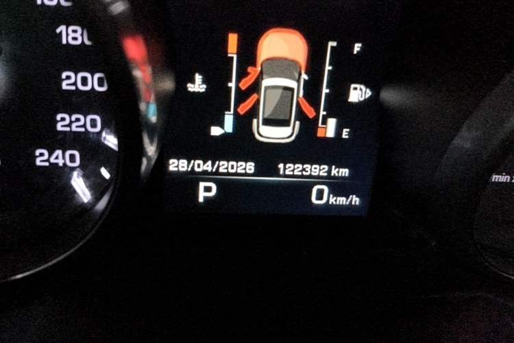 Used Land Rover Range Evoque 2014 2.0T 5-Door Luxury Edition Odometer Close Up