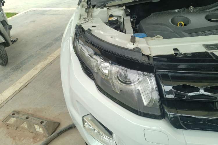 Used Land Rover Range Evoque  Right Front Headlight