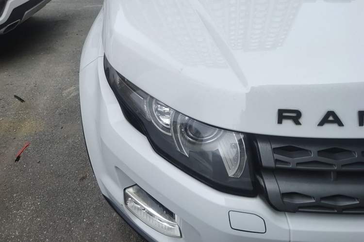 Used Land Rover Range Evoque 2014 2.0T 5-Door Luxury Edition Right Front Headlight