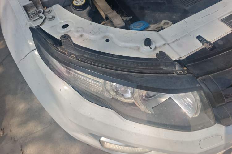 Used Land Rover Range Evoque 2014 2.0T 5-Door YAOZHEN Edition Right Front Headlight