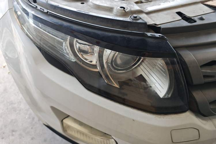 Used Land Rover Range Evoque 2014 2.0T 5-Door Luxury Edition Right Front Headlight