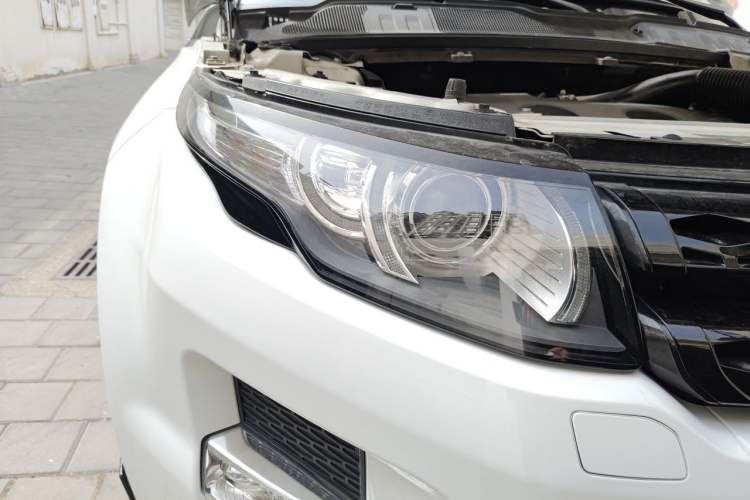 Used Land Rover Range Evoque 2014 2.0T 5-Door Luxury Edition Right Front Headlight