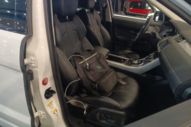 Used Land Rover Range Evoque 2014 2.0T 5-Door Ignite Edition Right Front Seat