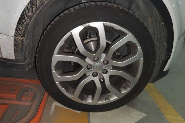 Used Land Rover Range Evoque 2014 2.0T 5-Door Ignite Edition Right Front Wheel Hub