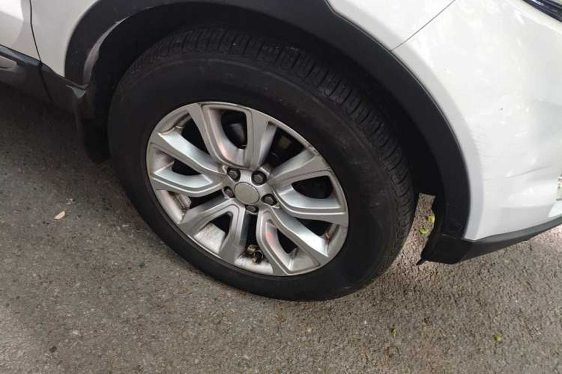 Used Land Rover Range Evoque 2014 2.0T 5-Door Luxury Edition Right Front Wheel Hub