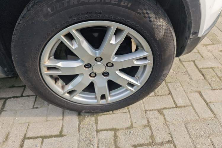 Used Land Rover Range Evoque 2014 2.0T 5-Door YAOZHEN Edition Right Front Wheel Hub