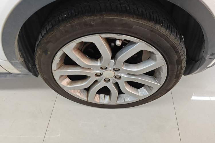 Used Land Rover Range Evoque 2014 2.0T 5-Door Ignite Edition Right Front Wheel Hub