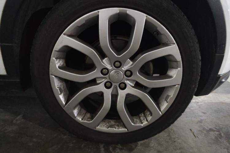 Used Land Rover Range Evoque 2014 2.0T 5-Door Ignite Edition Right Front Wheel Hub